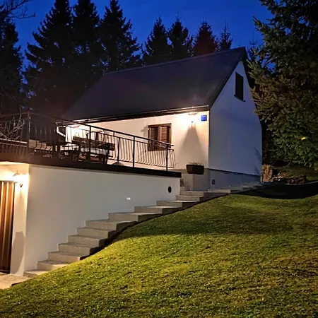 別荘 House Tjasa ロクヴェ