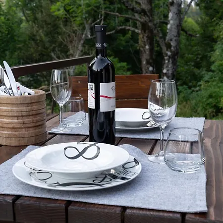 別荘 House Tjasa *